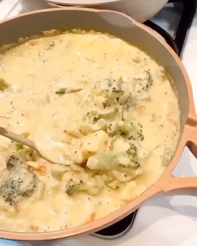Vegan Broccoli Cheddar Soup