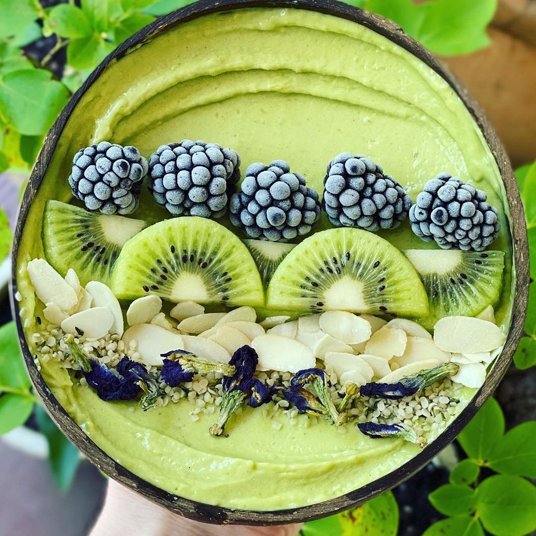Avocado Kale Mango Pineapple Smoothie