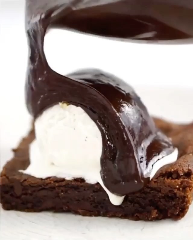 Fudgy Superfood Vegan Brownies
