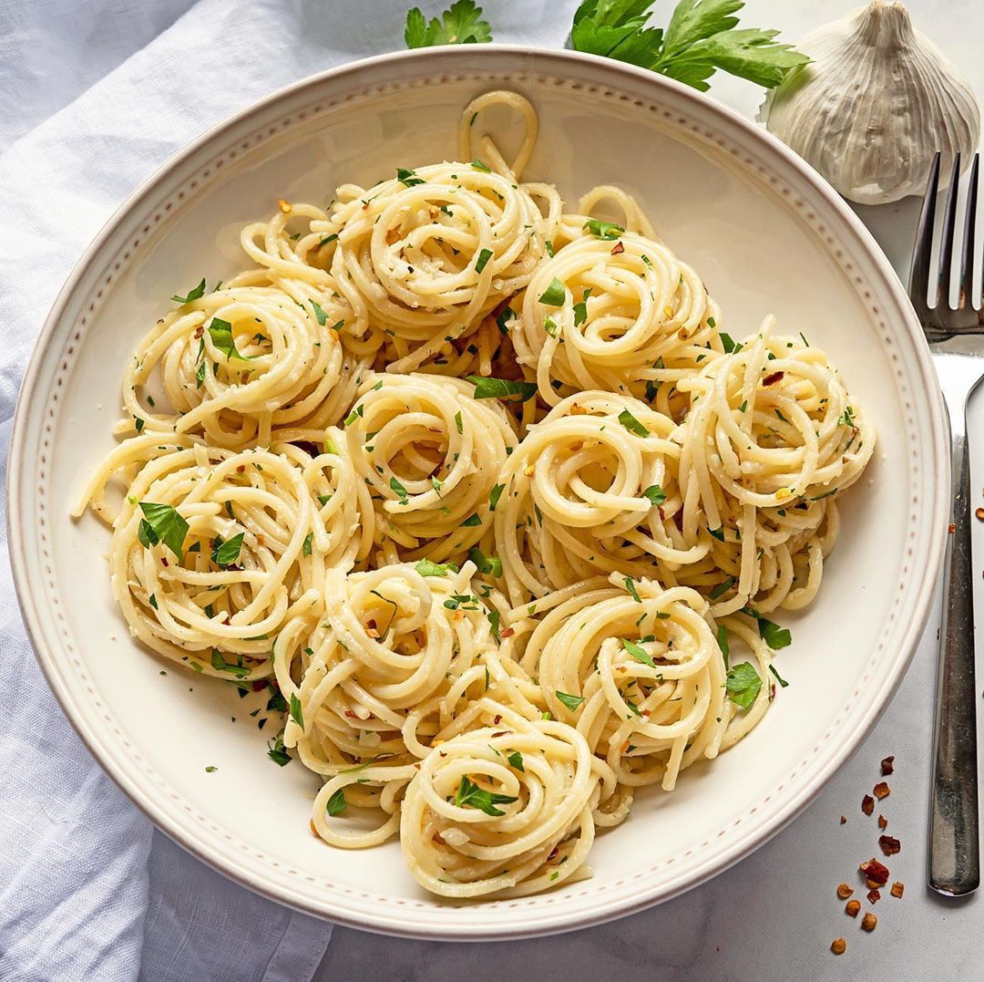 Spaghetti with Garlic Butter and Parmesan