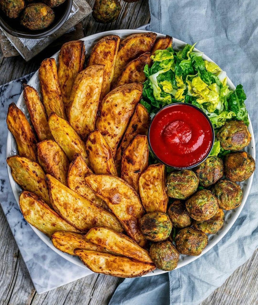 Ultra Crispy Baked Potato Wedges