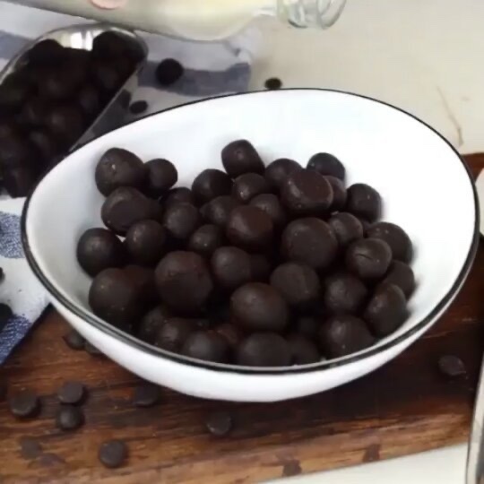 Easy Homemade Vegan Cocoa Puffs