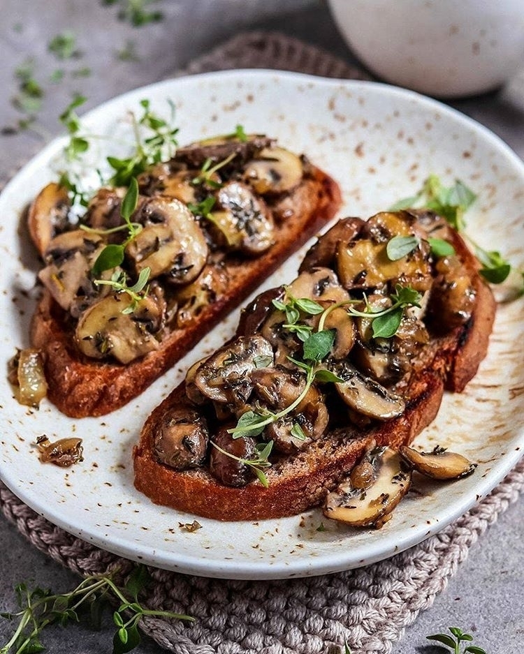Pan-Fried Bread with Mushrooms and Seasonings