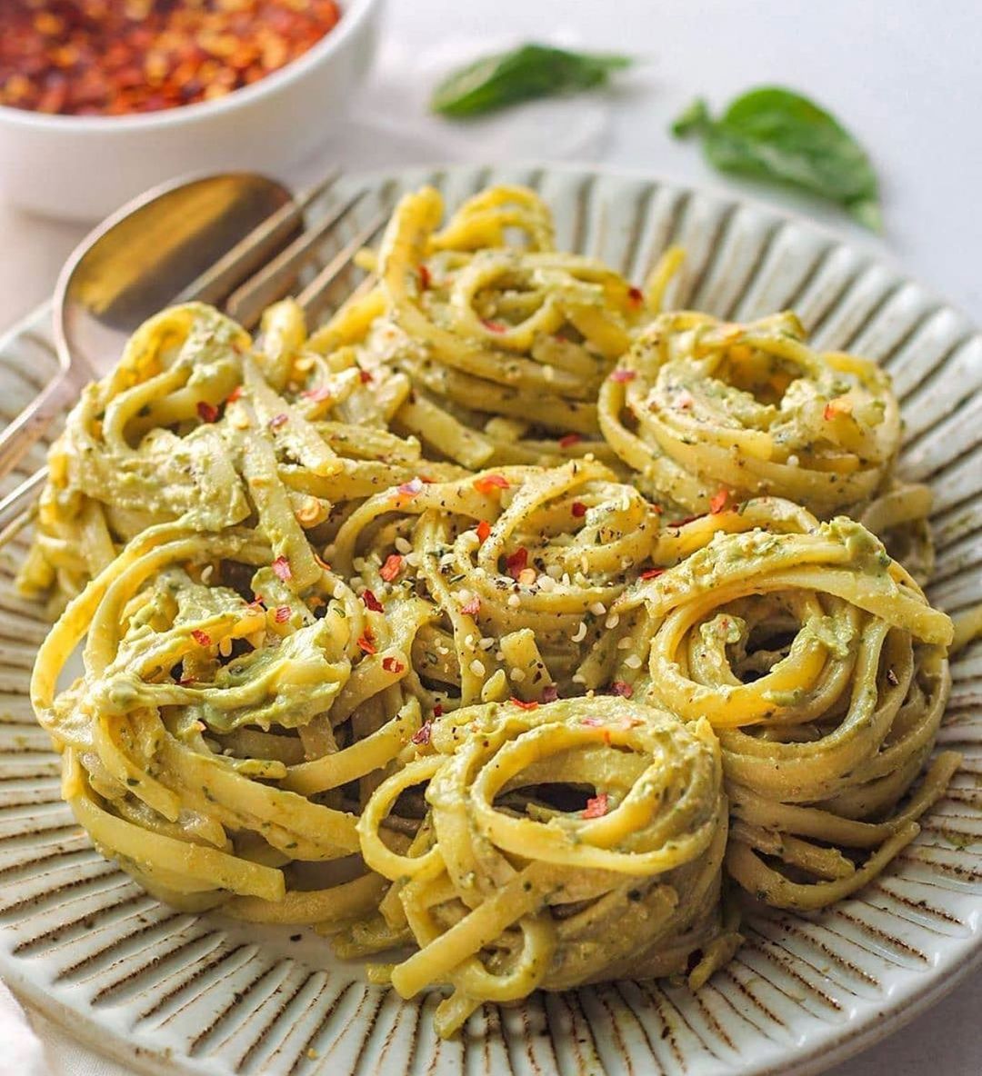 20 Minute Avocado Pesto Pasta