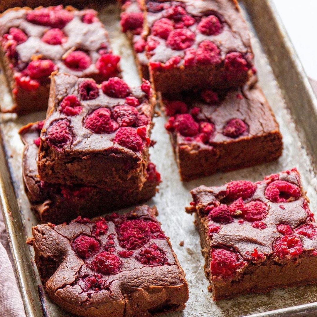 Vegan Chickpea Brownies with Raspberries