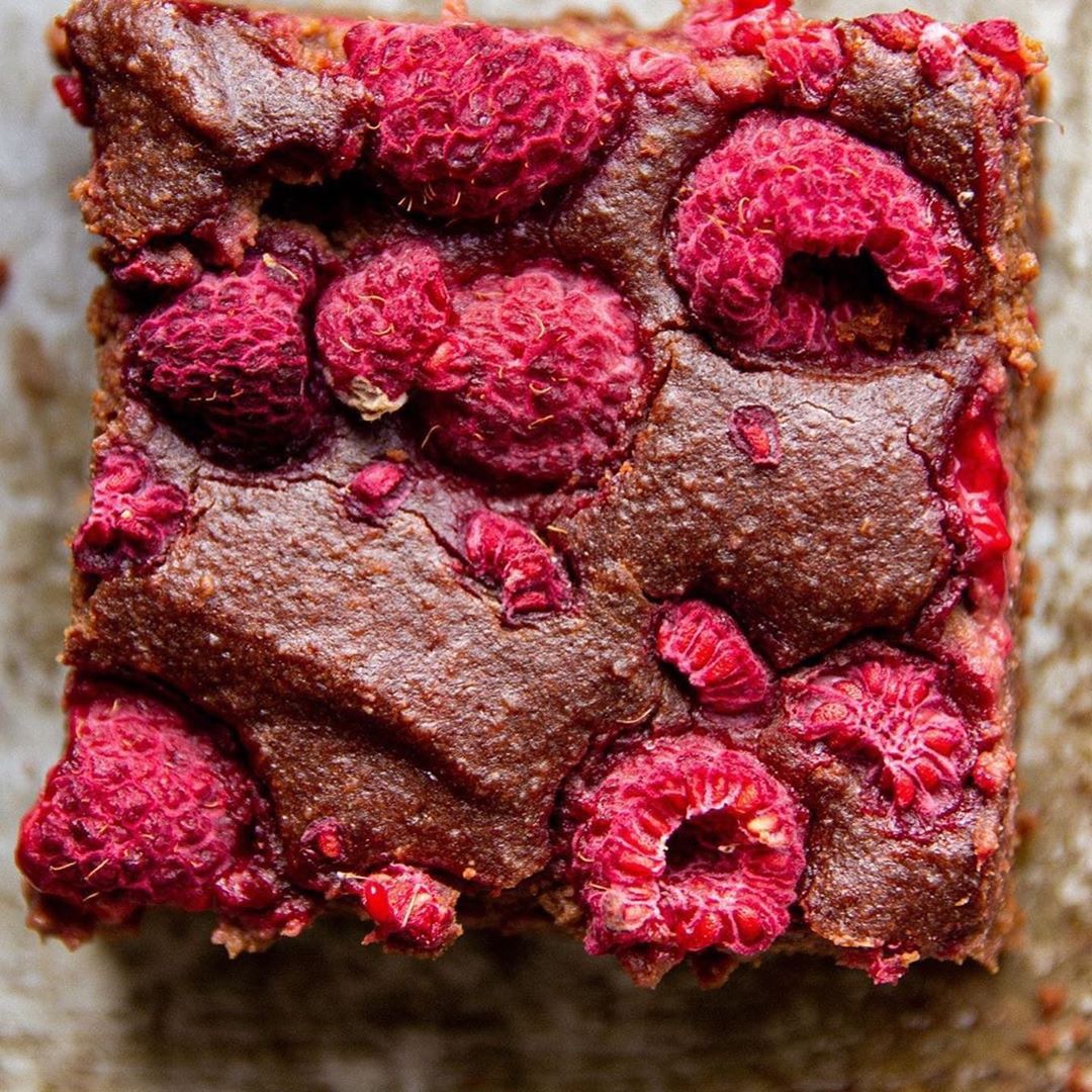 Vegan Chickpea Brownies with Raspberries