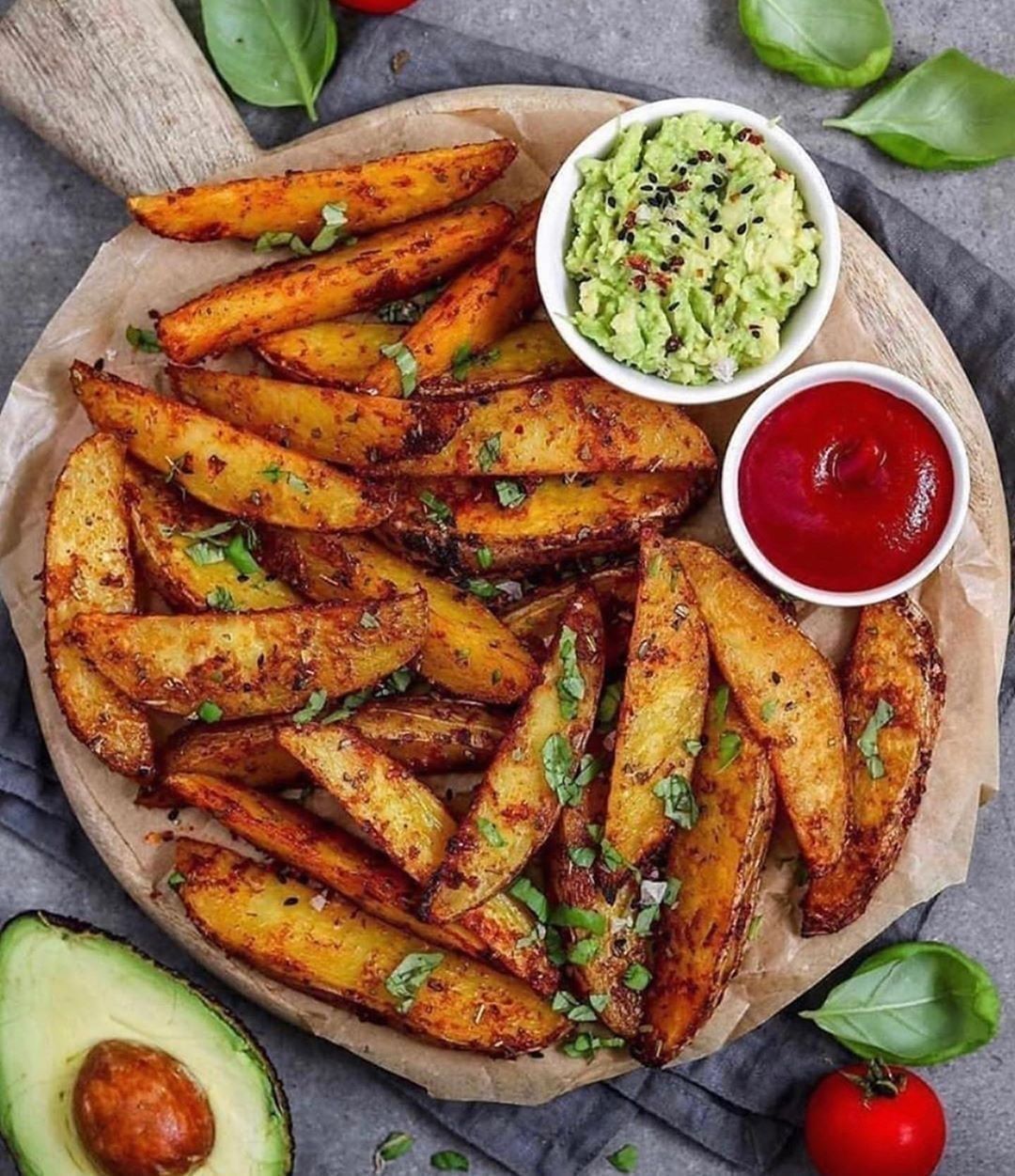 Crispy Oven-Baked Potato Wedges with Guacamole