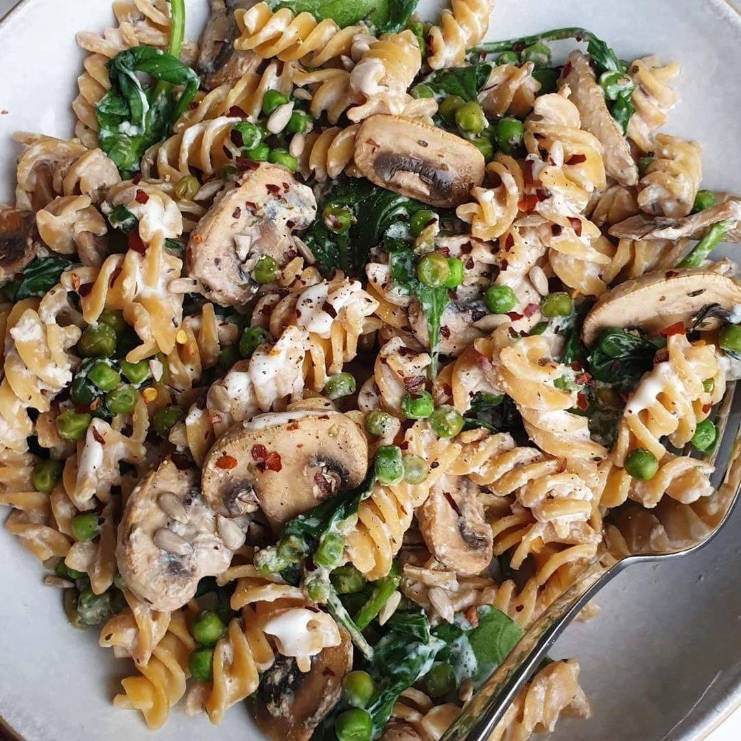 Creamy Pasta with Mushrooms, Peas and Spinach