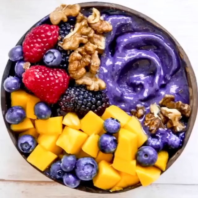 Healthy Blueberry Smoothie Bowl
