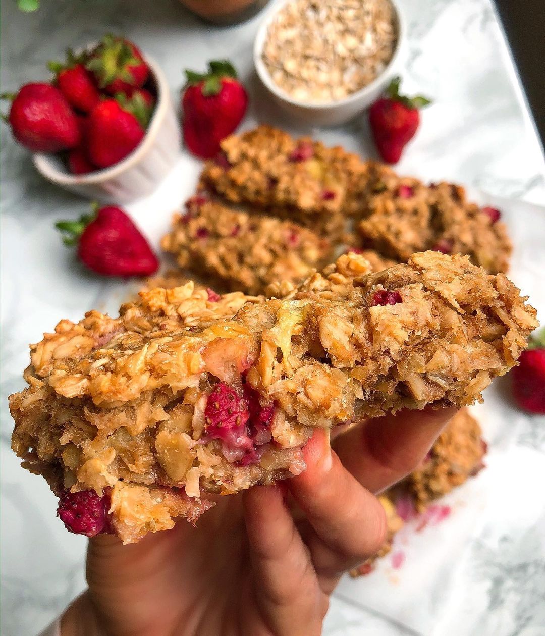 Homemade Strawberry Oatmeal Bars