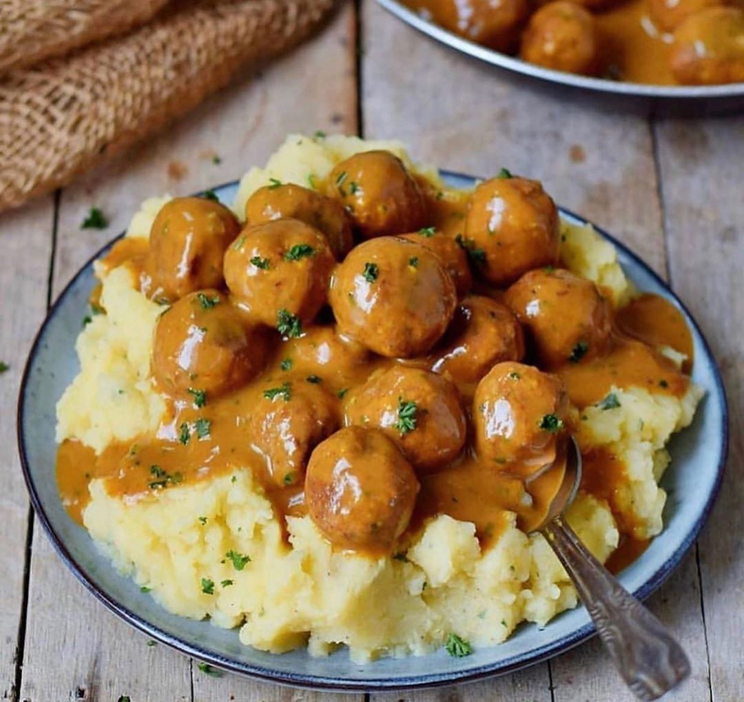 Vegan Meatballs with Gravy
