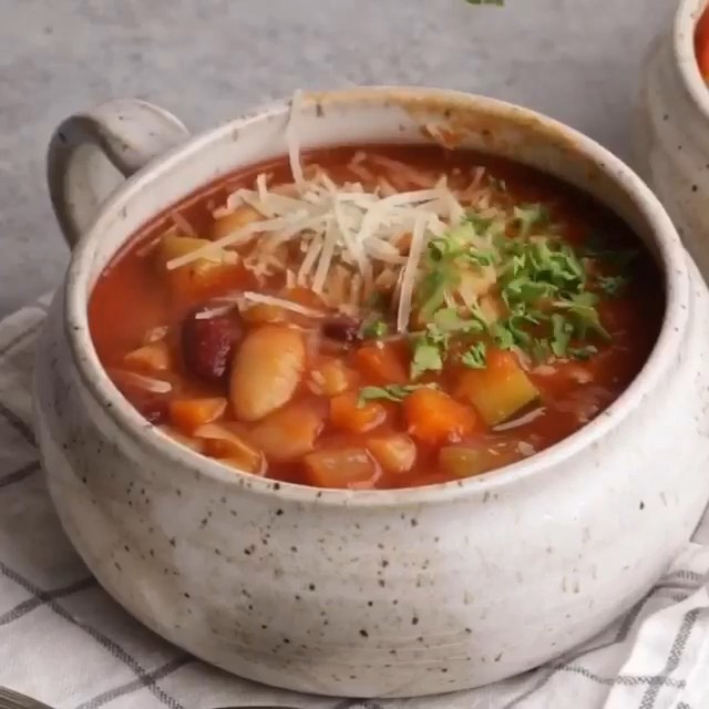 Hearty Vegan Minestrone Soup