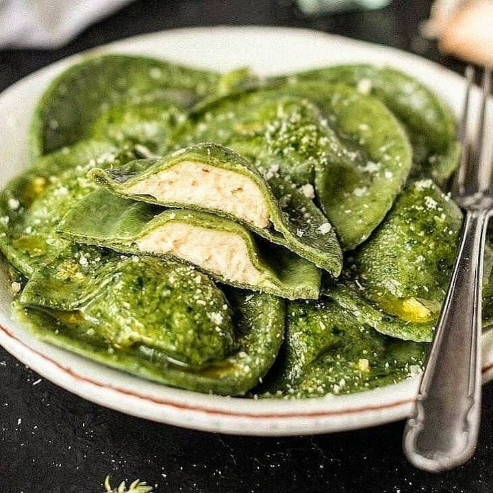Spinach Ravioli with Cashew Truffle Filling