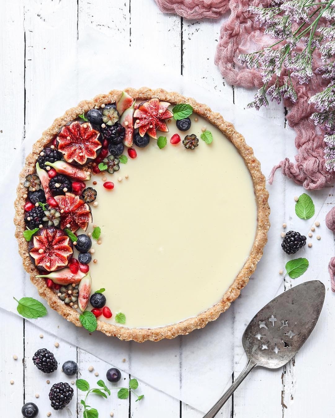 Vegan no-bake white chocolate ganache tart