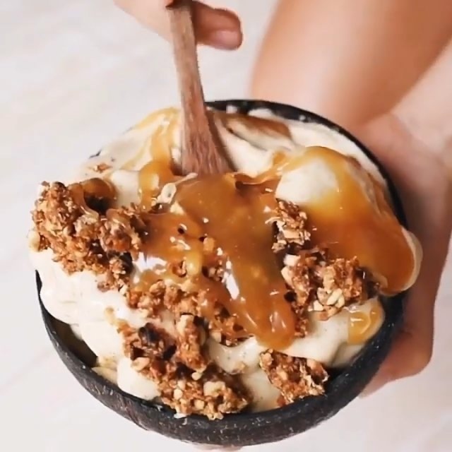 Gingerbread Caramel Banana Bowl