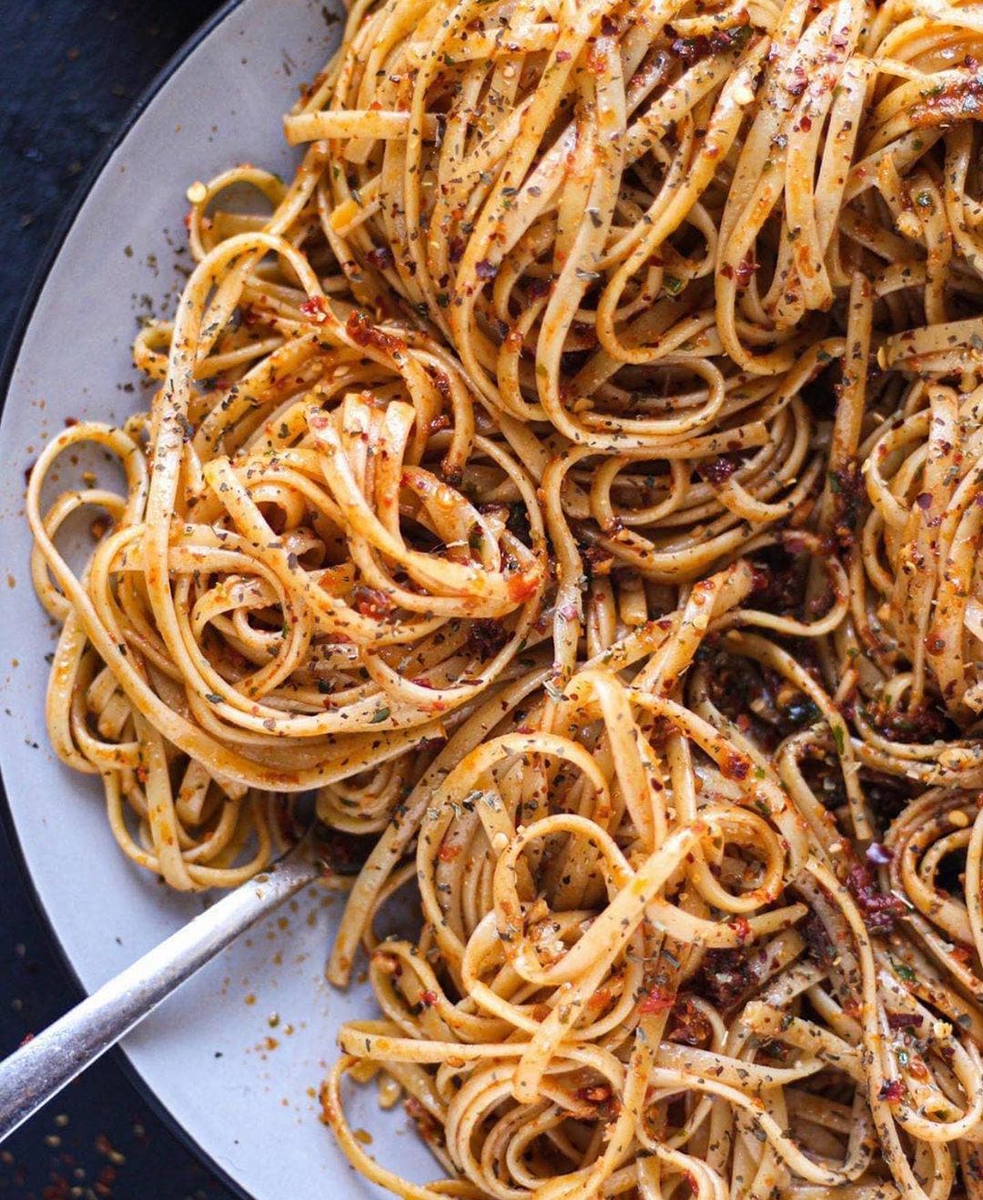 Linguine with Sun-Dried Tomato-Spinach Pesto