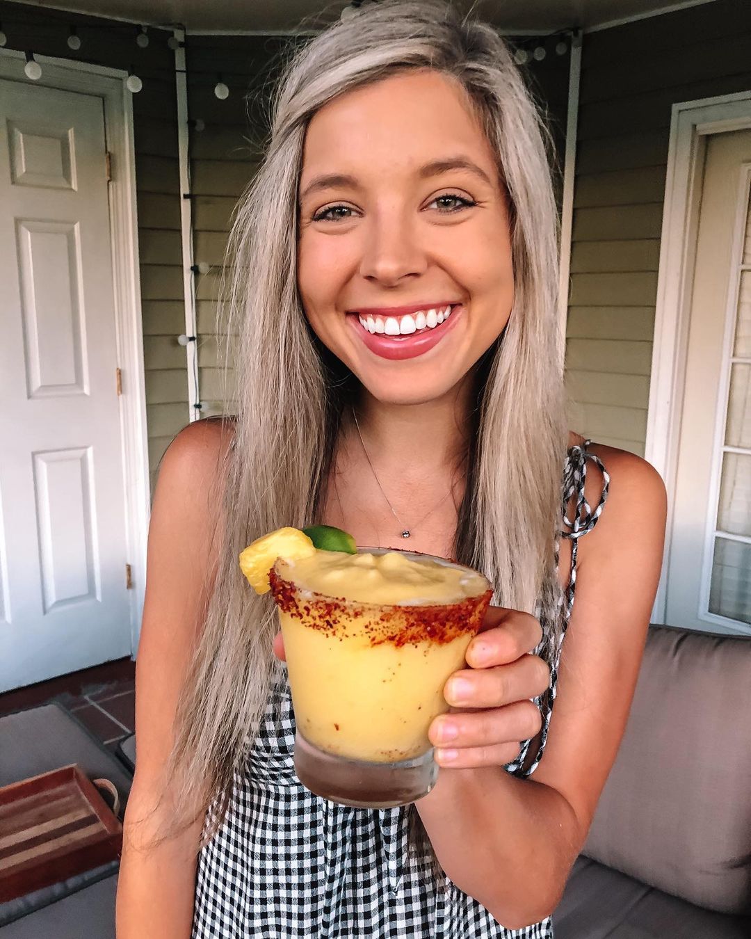 Refreshing Pineapple Margarita for Summer