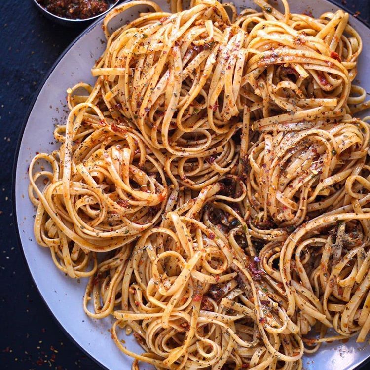 Sun-Dried Tomato and Spinach Pesto Linguine