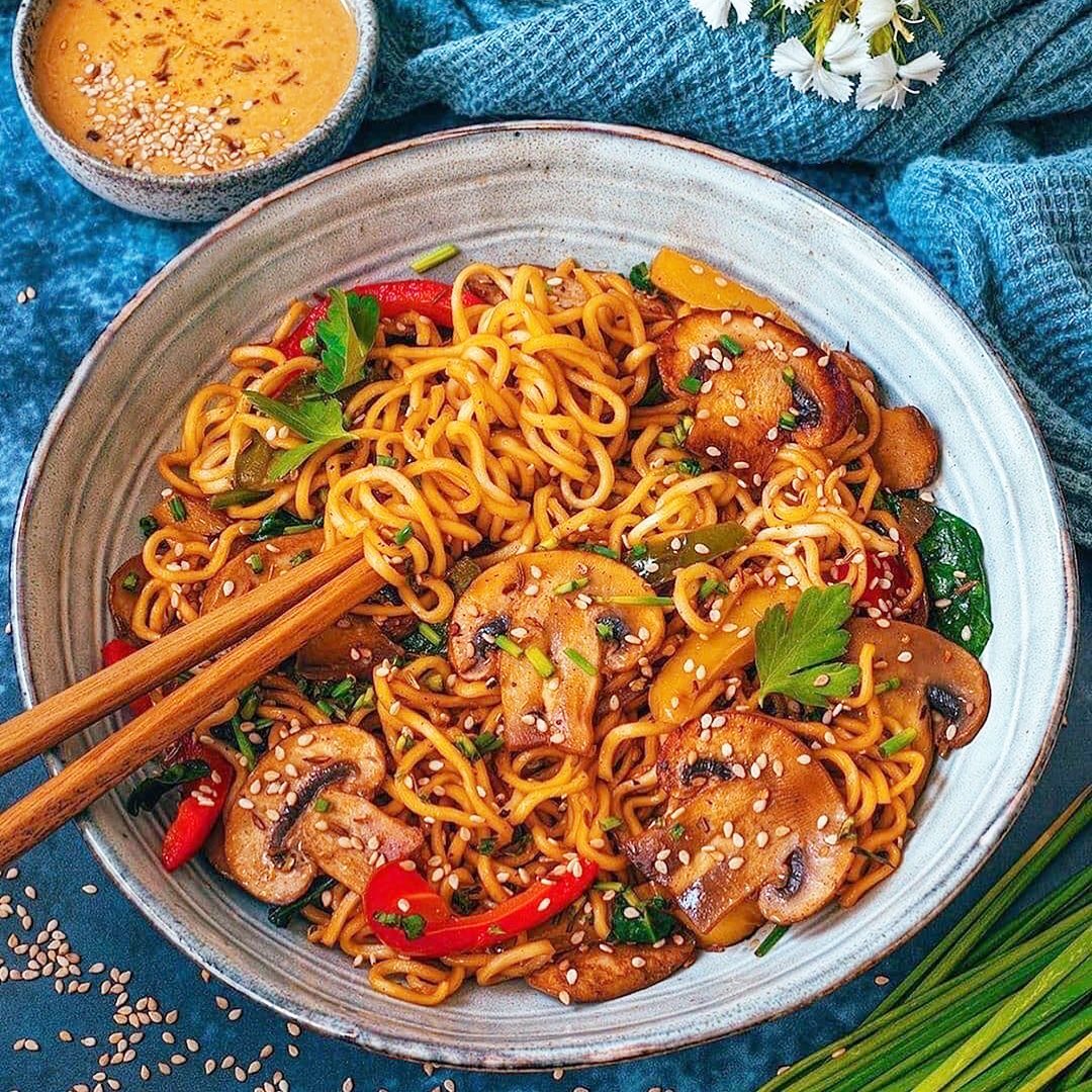 Veggie Noodles with Peanut Butter Sauce