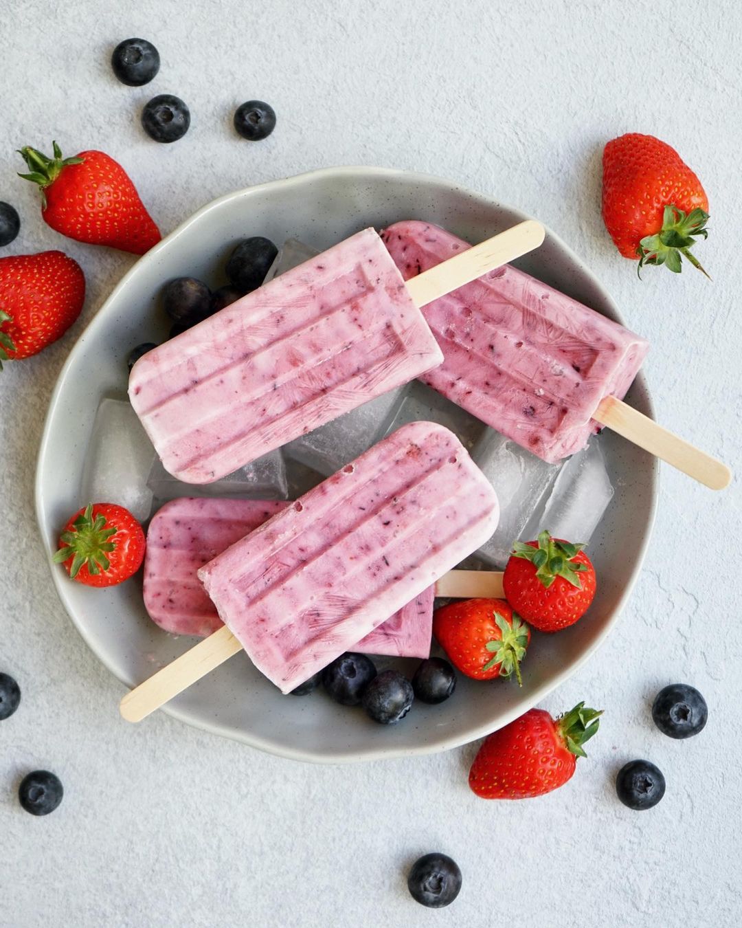 Strawberry and Blueberry Lollies