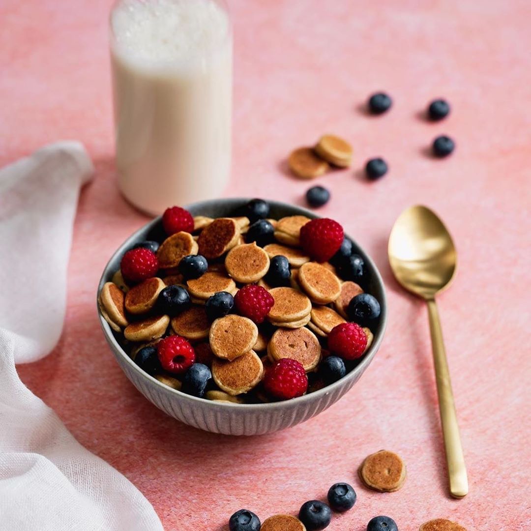 Mini Pancakes with Chocolate Filling