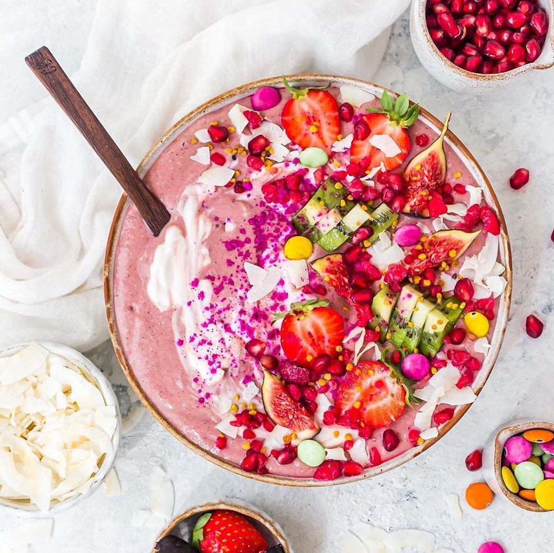 Pink Dreamy Creamy Raspberry Smoothie Bowl