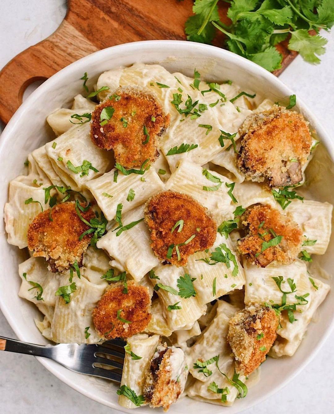 Crispy Mushroom Vegan Alfredo Pasta!