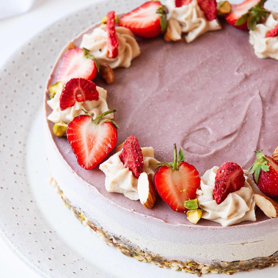 Raw Vegan Strawberry Cheesecake