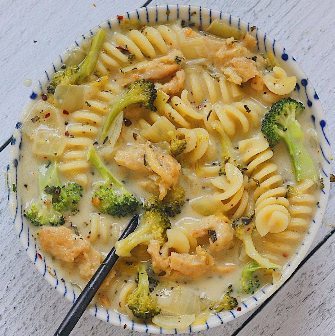 Vegan Chicken and Broccoli Alfredo Soup