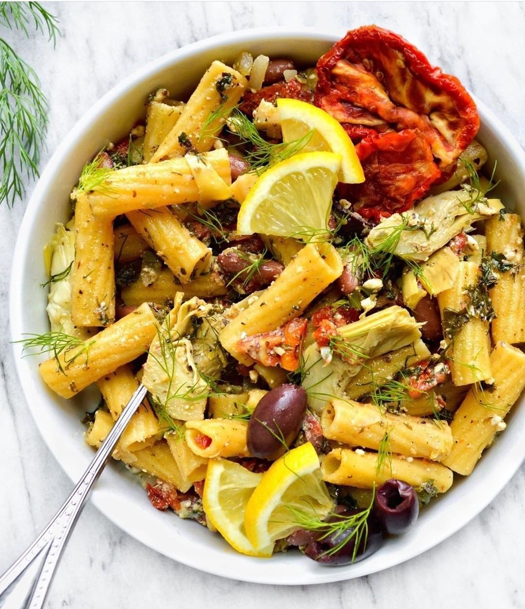 Tasty Pasta Bowl with Herbs and Vegetables