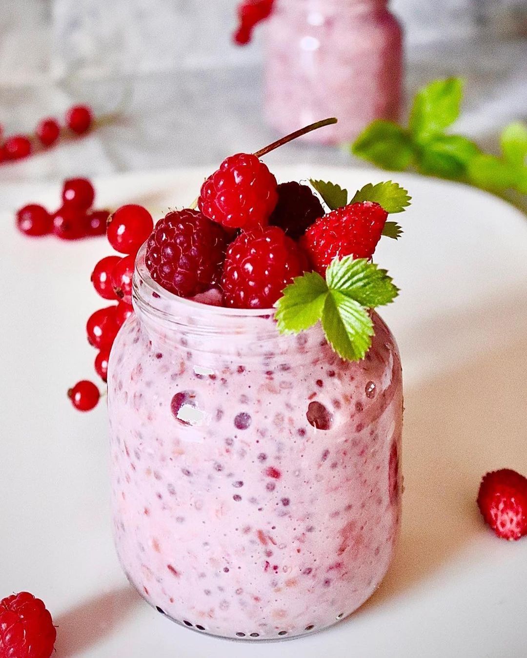 Overnight Chia Pudding with Fresh Berries and Oats