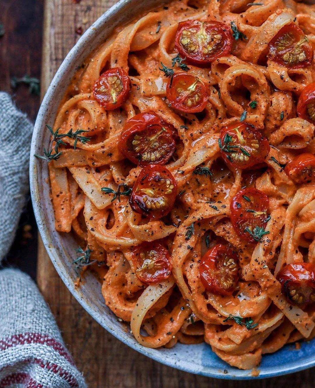 Creamy Cashew Tomato Pasta