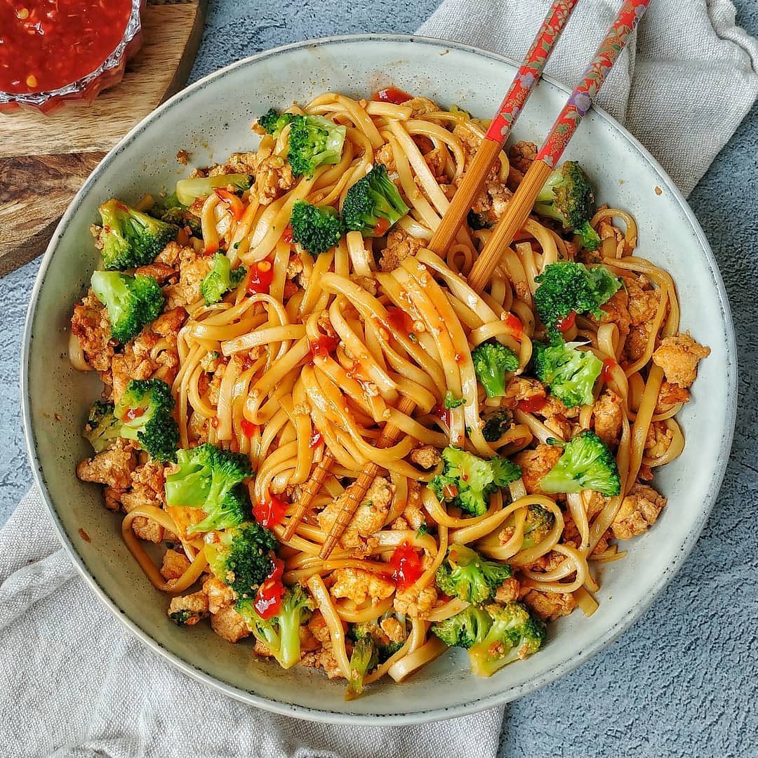 Stir Fry Noodles with Tofu and Broccoli