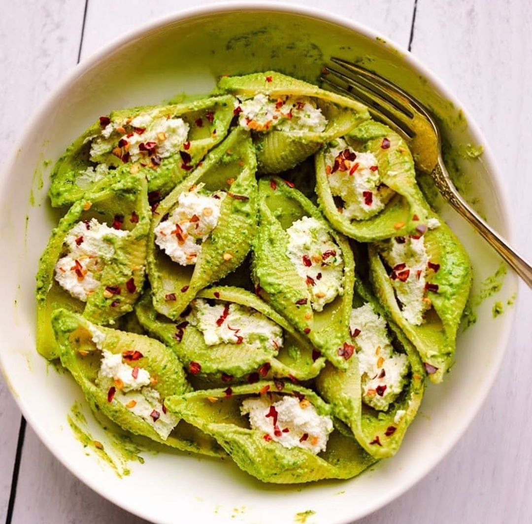 Pesto Shells Filled with Cashew Ricotta