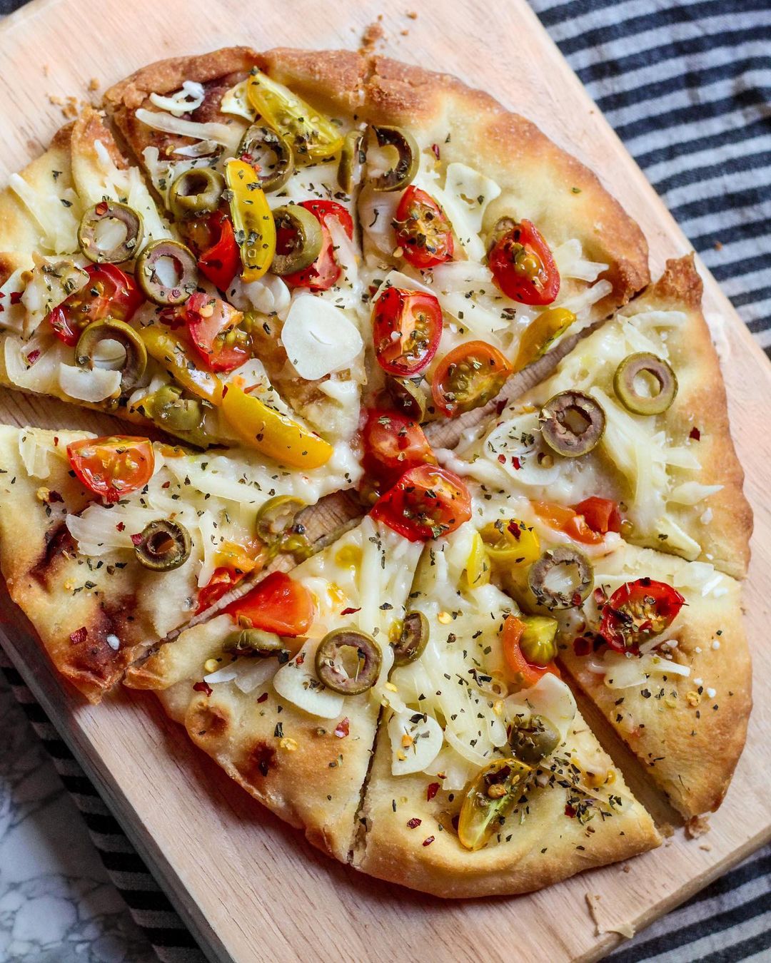 Vegan Naan Appetizer with Cheese and Tomatoes
