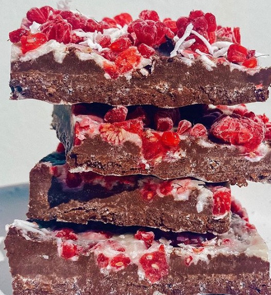 Super Easy 5-Ingredient Raw Fudge