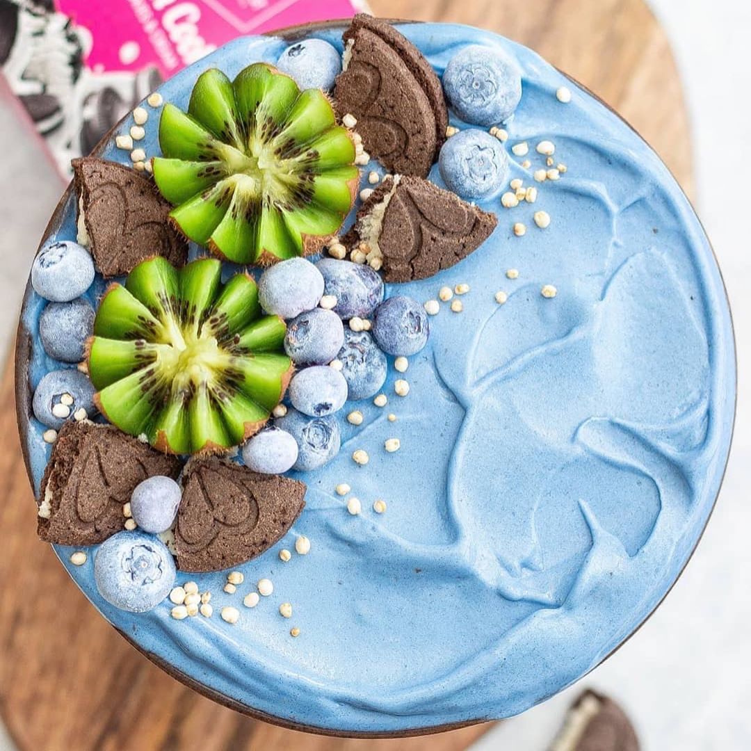 Frozen Banana Nice-Cream with Blue Spirulina