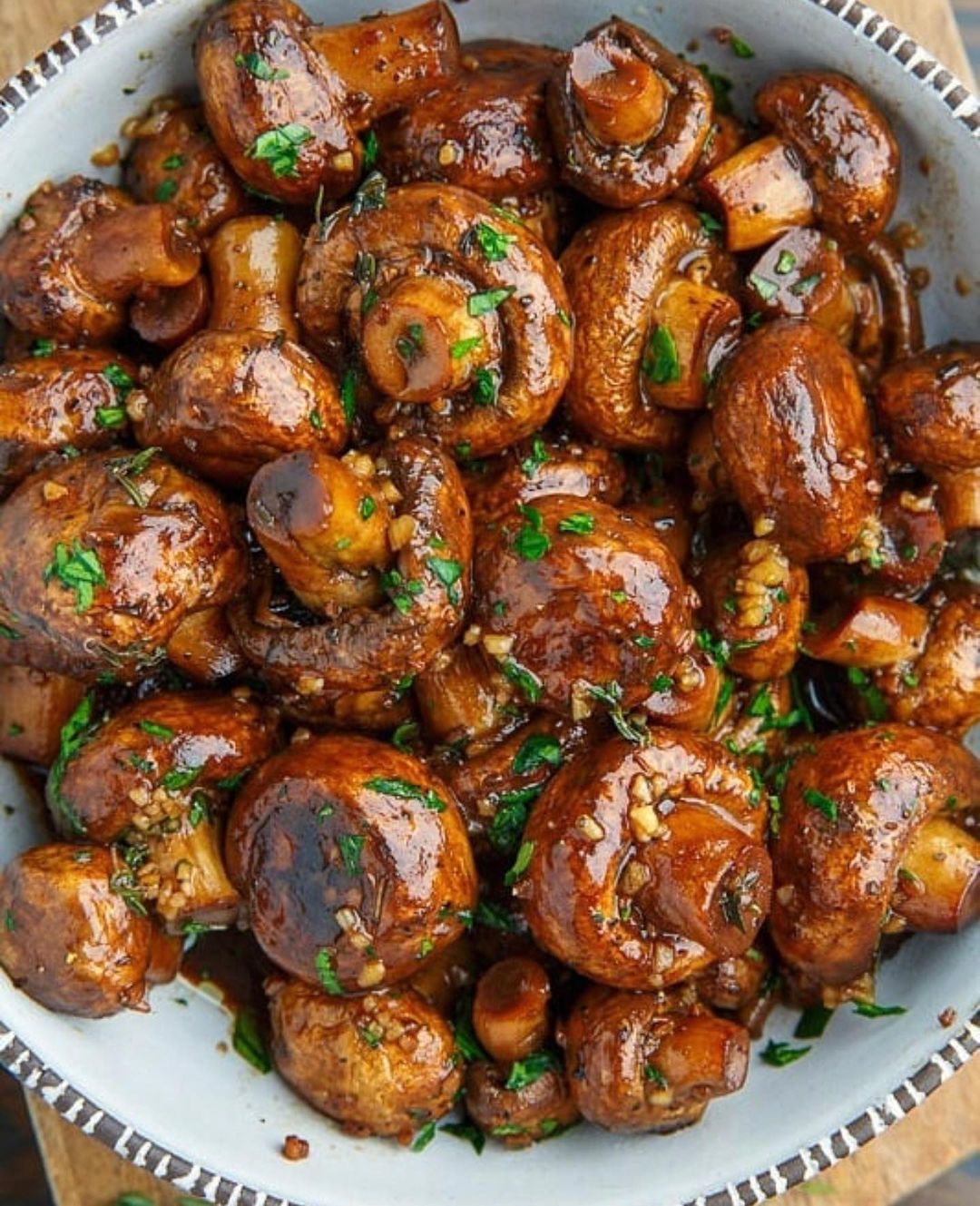 Simple and Tasty Mushrooms Roasted in a Balsamic-Soy and Garlic Sauce
