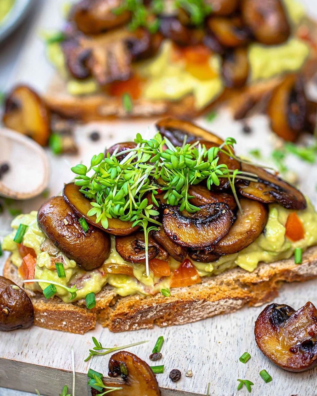 Mushroom Guaca Bread
