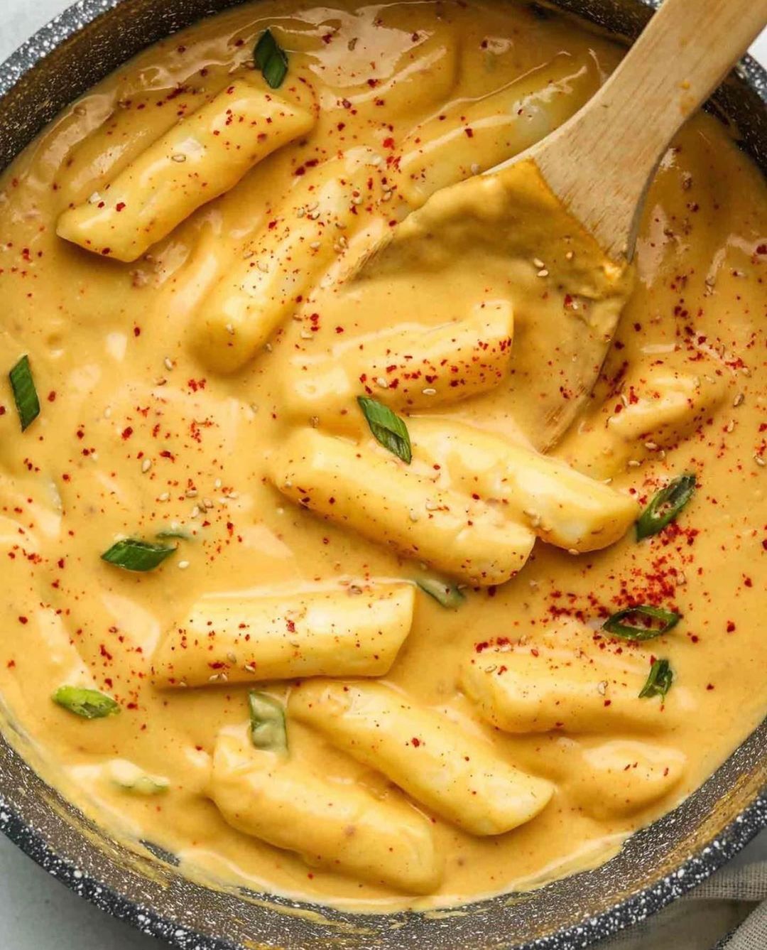 Vegan Tteokbokki with Cheese Sauce