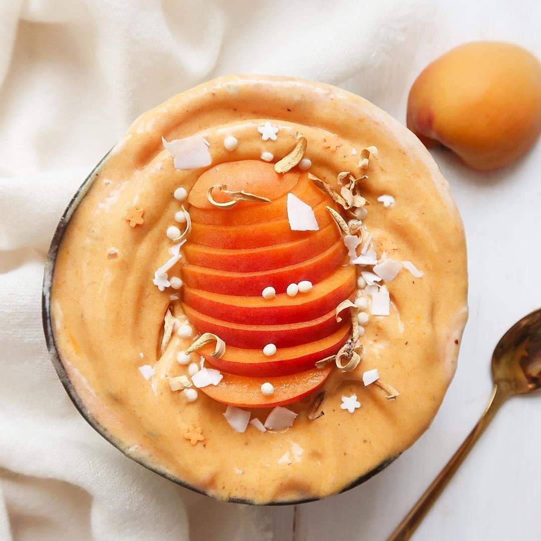 Vegan Apricot Mango Banana Smoothie Bowl