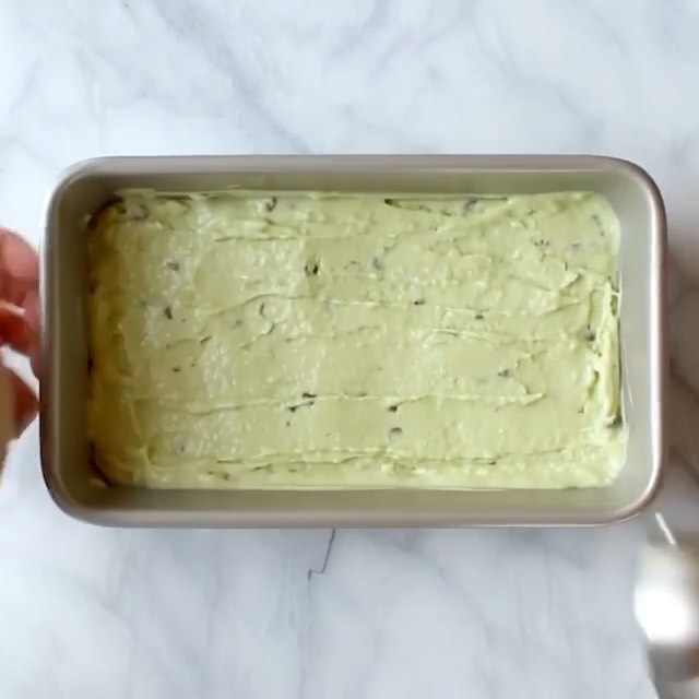 Vegan Avocado Ice Cream with Mint and Chocolate