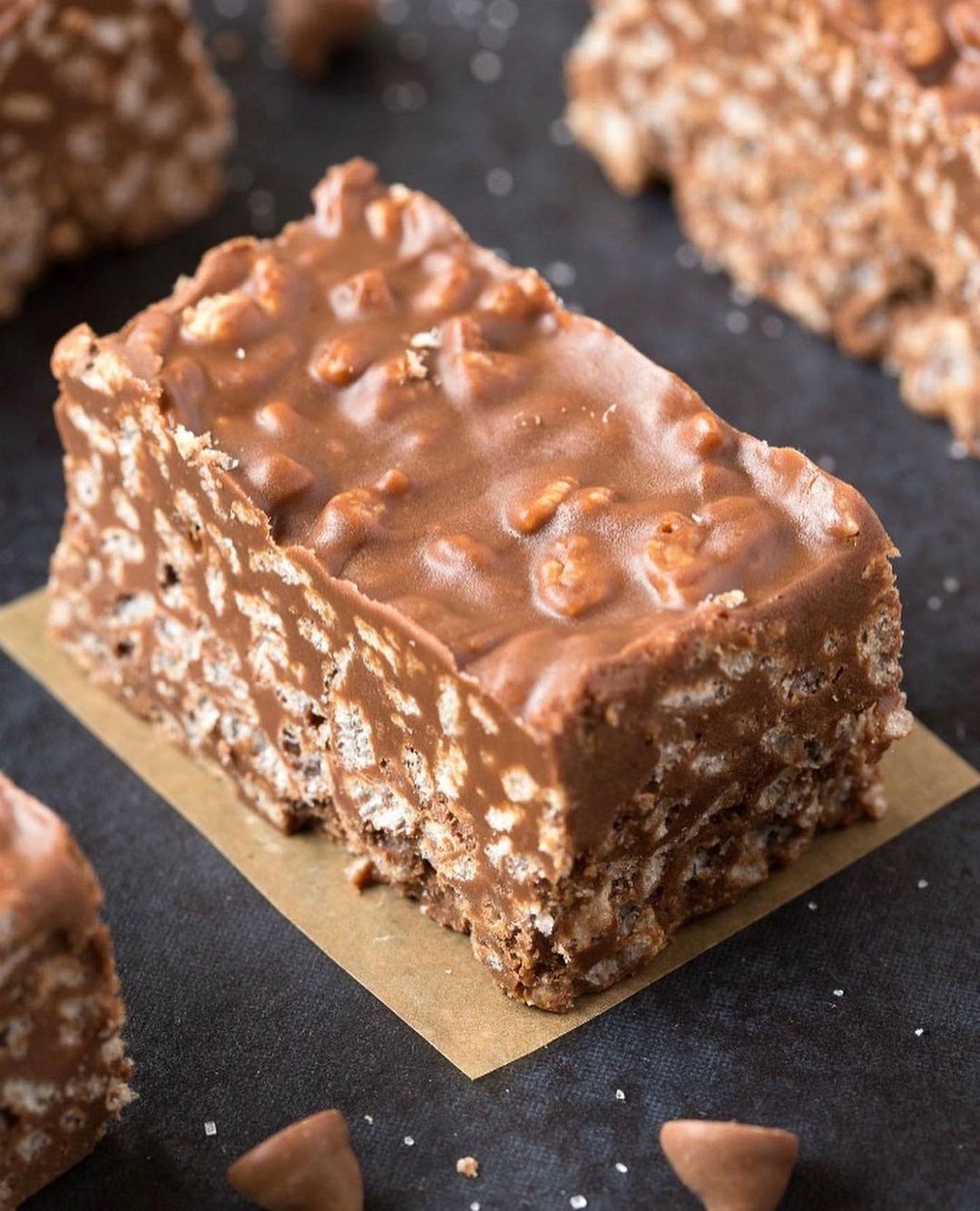 Healthy No Bake Chocolate Peanut Butter Crunch Bars