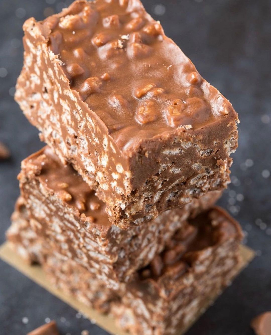 Healthy No Bake Chocolate Peanut Butter Crunch Bars