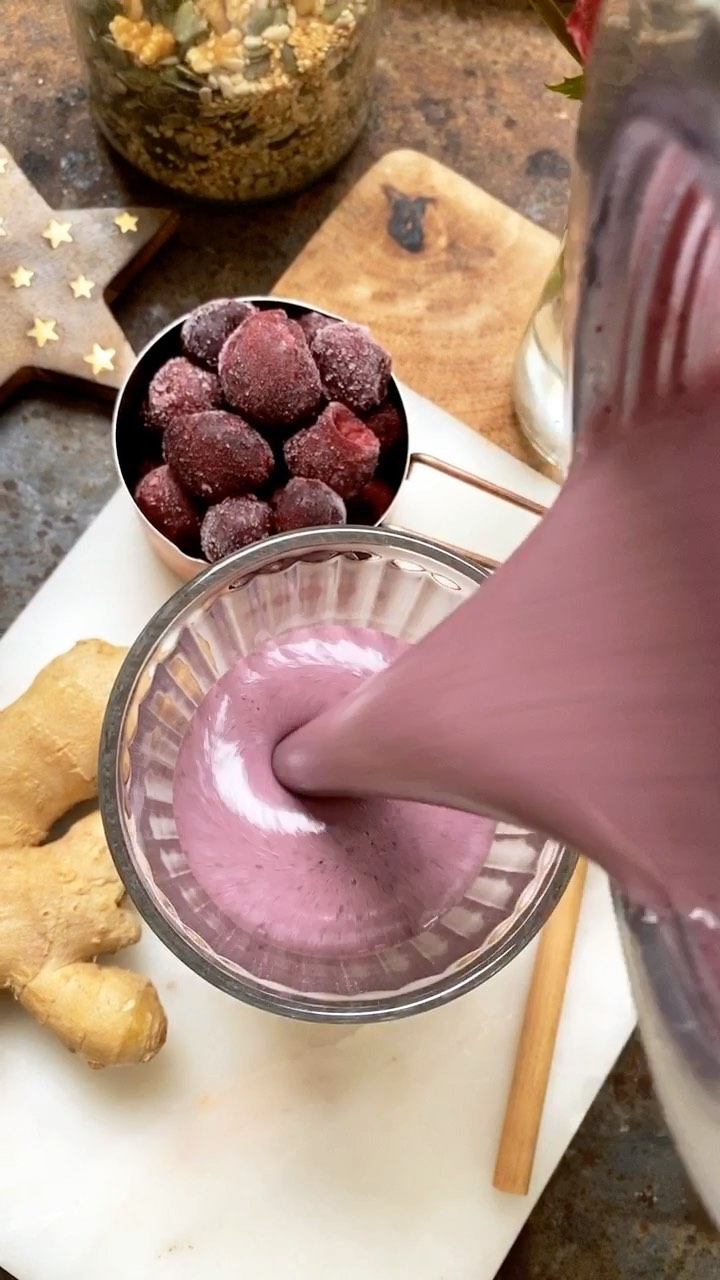 Cherry and Almond Smoothie