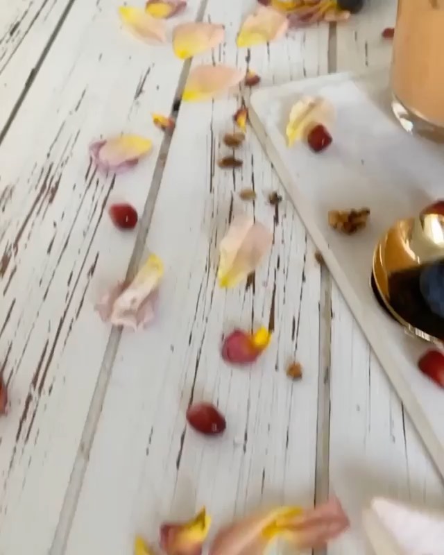 Immunity Yoghurt with Granola and Berries