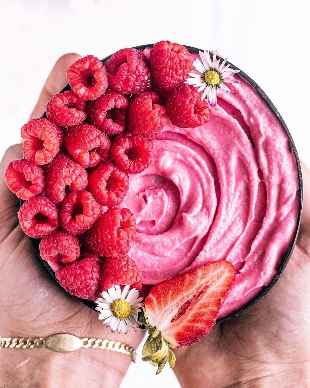 Big Raspberry Smoothie Bow