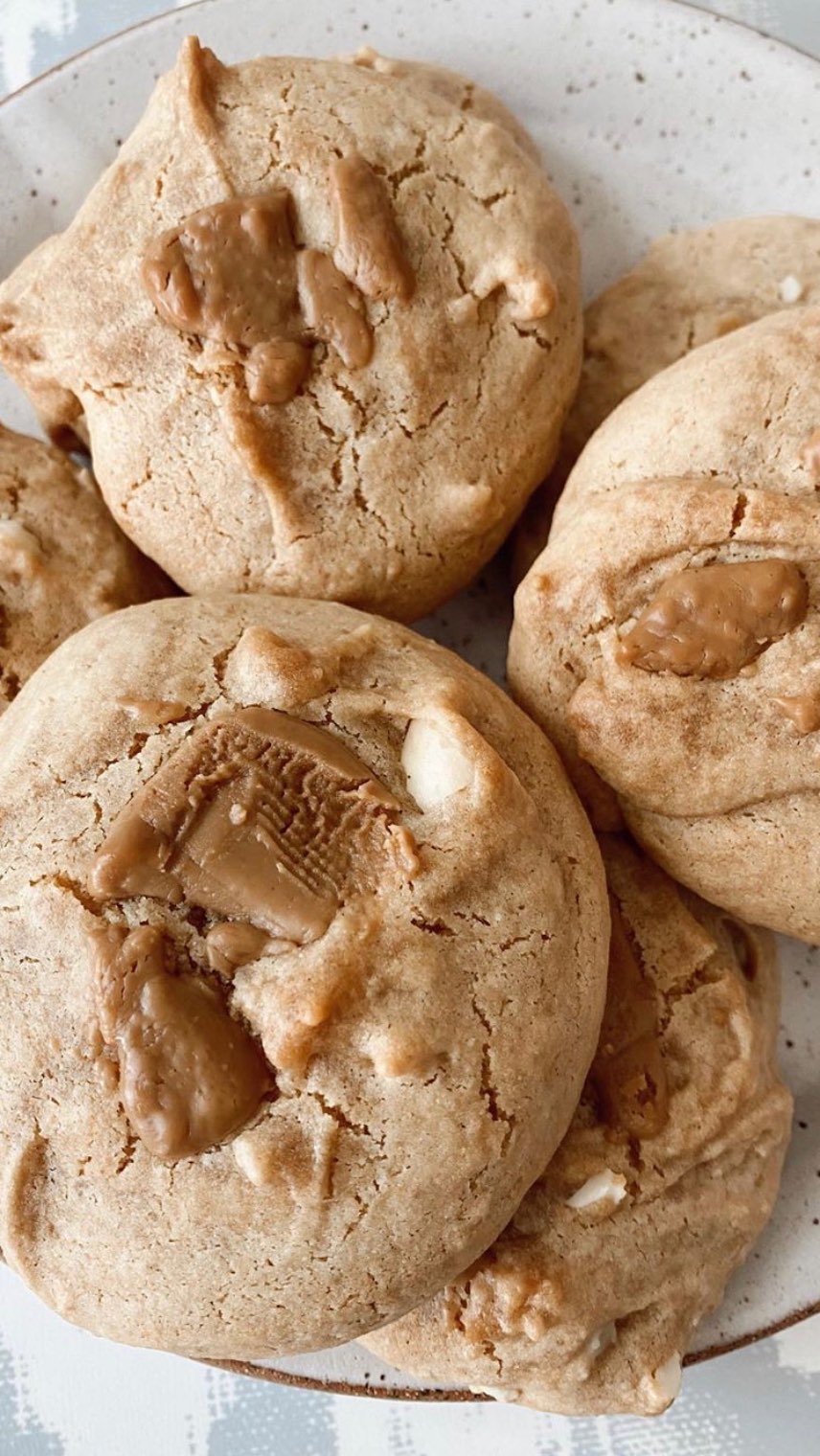 Maple White Chocolate Macadamia Cookies
