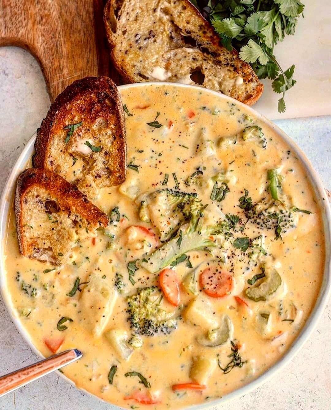 Vegan Broccoli Cheddar Soup