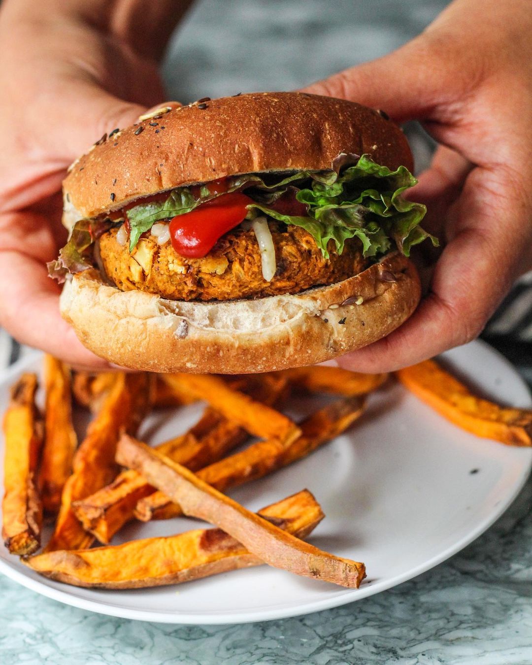 Garlic Chili Chickpea Burgers